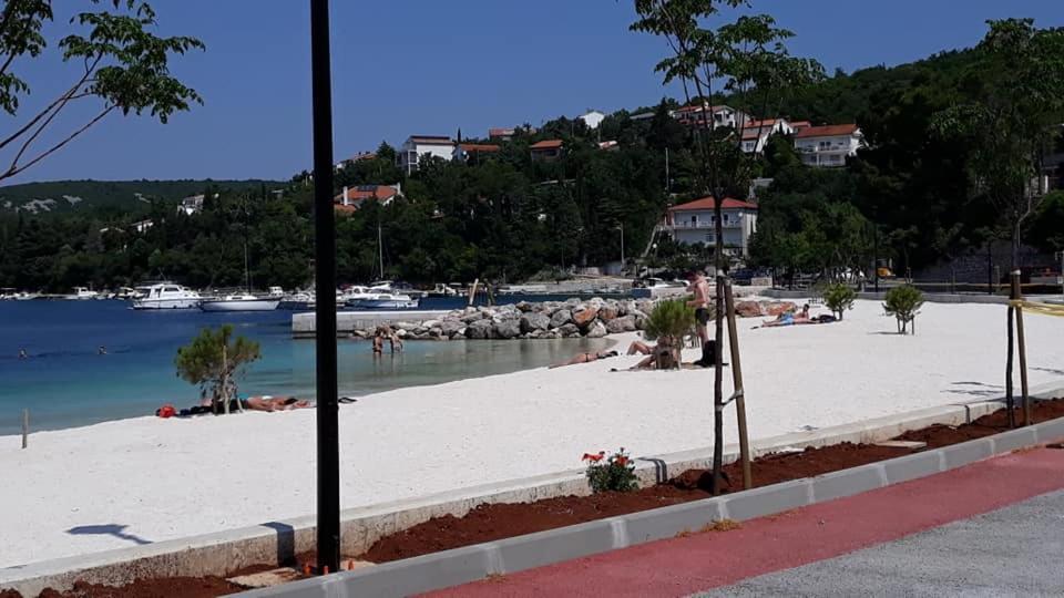 Apartmani Lea Jadranovo Εξωτερικό φωτογραφία